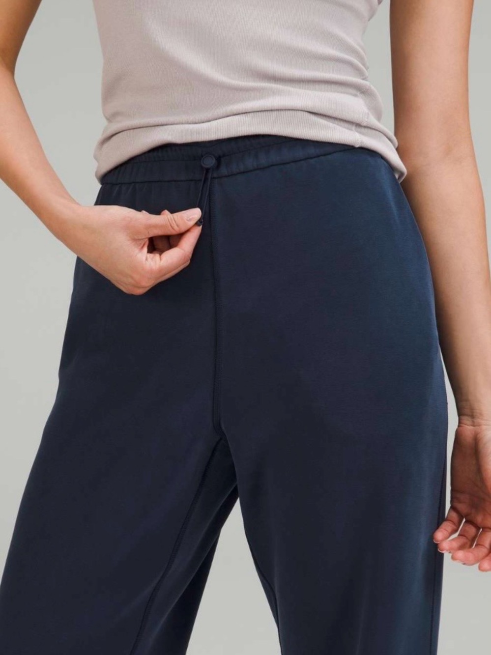 Lululemon Softstreme High-Rise Pant
True Navy Size 10 - Picture 4 of 14